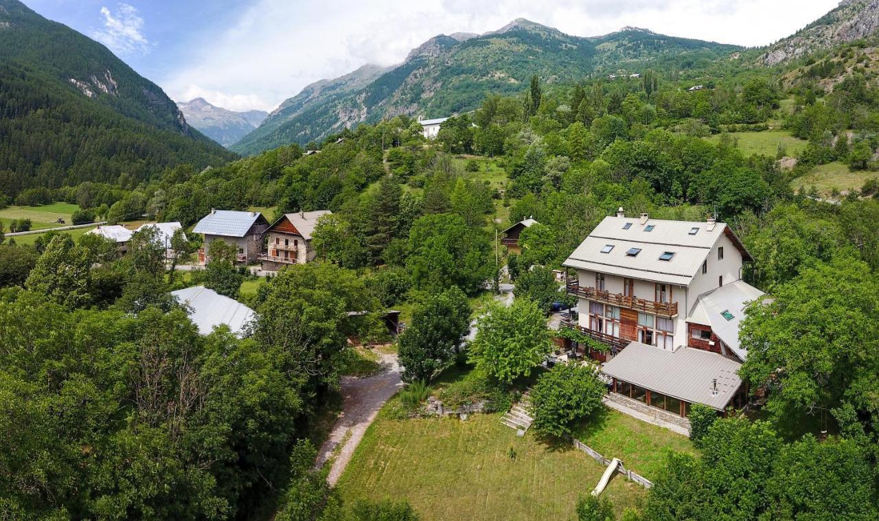 Hotel Restaurant Gites Les 5 Saisons Freissinieres Luaran gambar