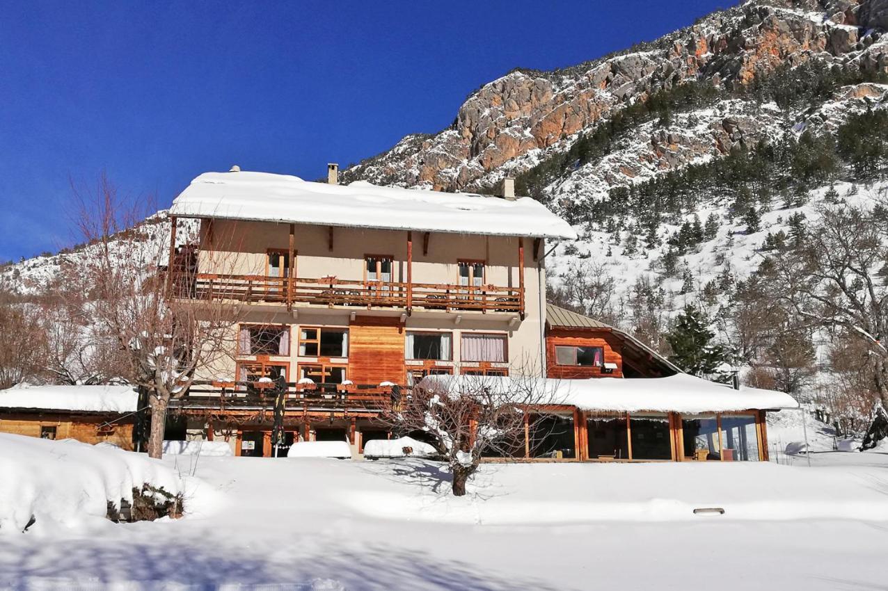Hotel Restaurant Gites Les 5 Saisons Freissinieres Luaran gambar