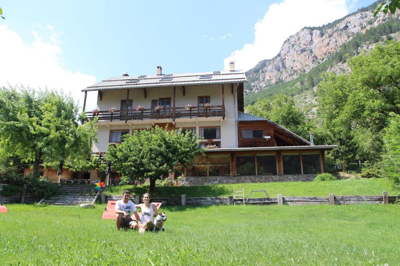 Hotel Restaurant Gites Les 5 Saisons Freissinieres Luaran gambar